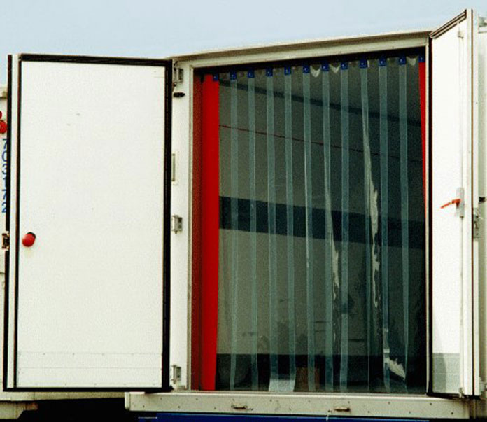 Lắp đặt màn PVC trên xe chở hàng